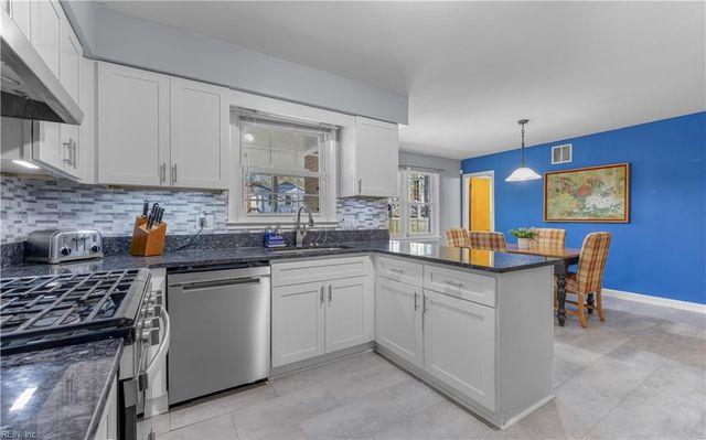 4012 Tarnywood DR, Portsmouth, VA 23703