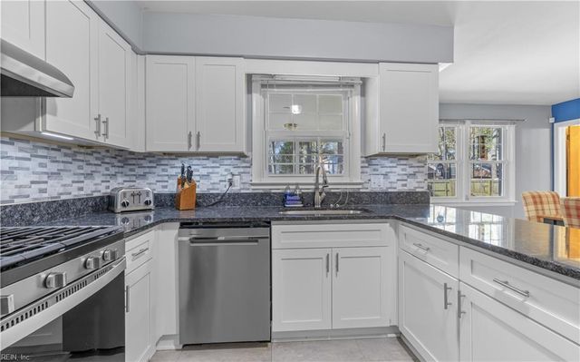 4012 Tarnywood DR, Portsmouth, VA 23703