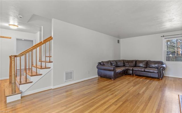 4012 Tarnywood DR, Portsmouth, VA 23703