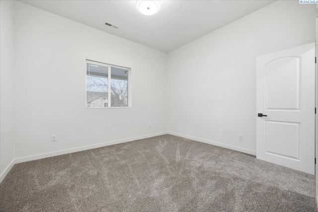 407 W Shoshone St, Pasco, WA 99301