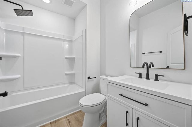 407 W Shoshone St, Pasco, WA 99301