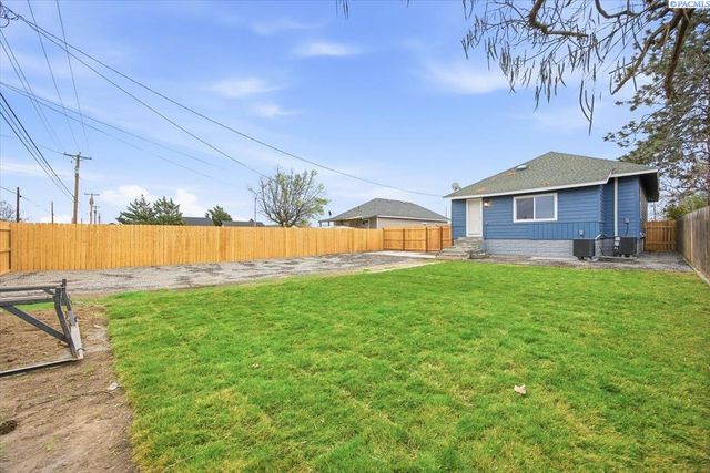 407 W Shoshone St, Pasco, WA 99301