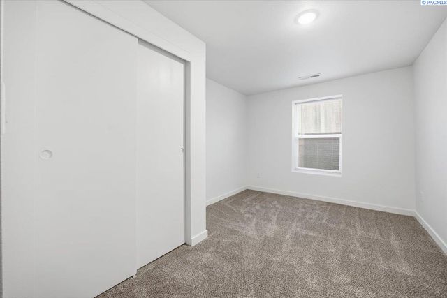 407 W Shoshone St, Pasco, WA 99301