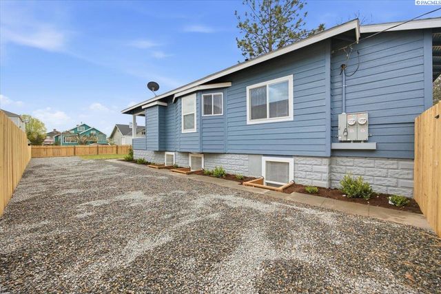 407 W Shoshone St, Pasco, WA 99301