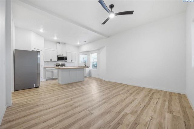 407 W Shoshone St, Pasco, WA 99301