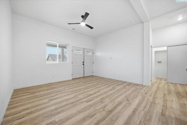 407 W Shoshone St, Pasco, WA 99301