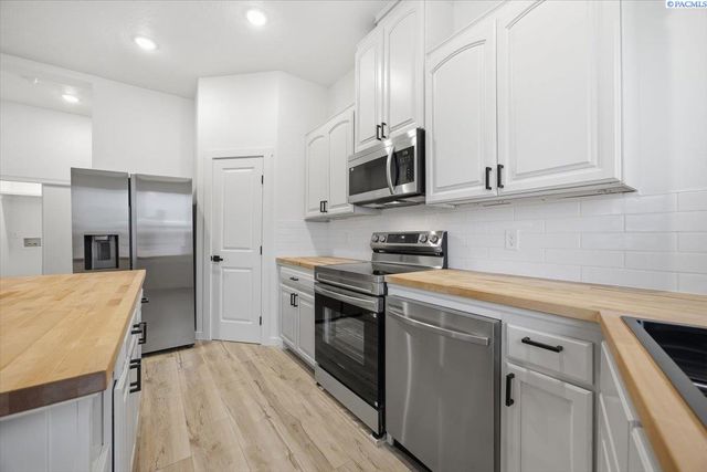 407 W Shoshone St, Pasco, WA 99301