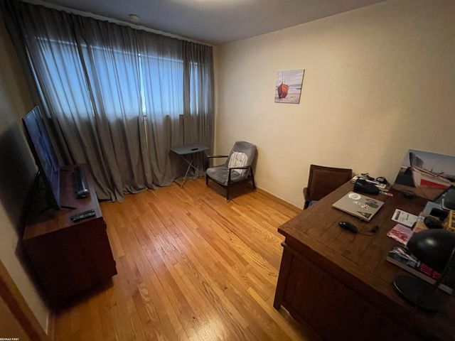 21541 Pallister Street, St Clair Shores, MI 48080