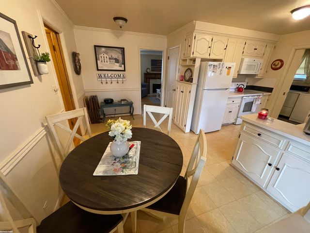 21541 Pallister Street, St Clair Shores, MI 48080