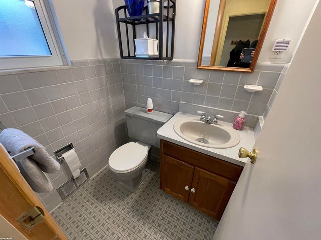 21541 Pallister Street, St Clair Shores, MI 48080