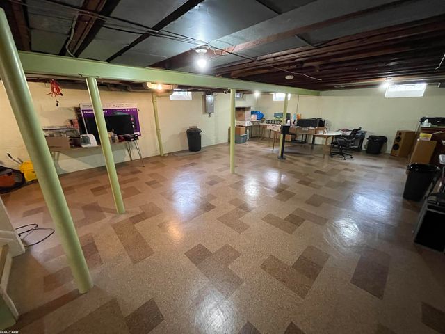 21541 Pallister Street, St Clair Shores, MI 48080