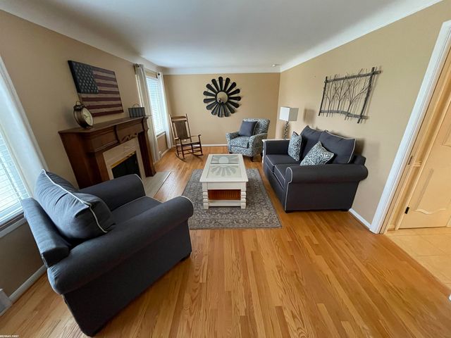 21541 Pallister Street, St Clair Shores, MI 48080