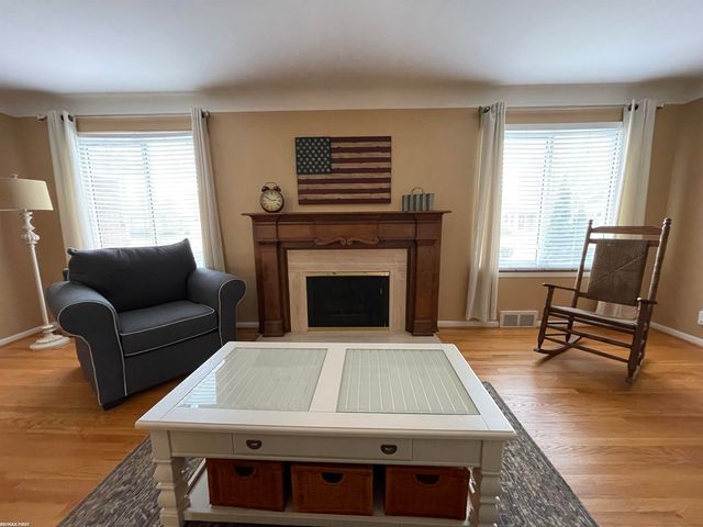 21541 Pallister Street, St Clair Shores, MI 48080