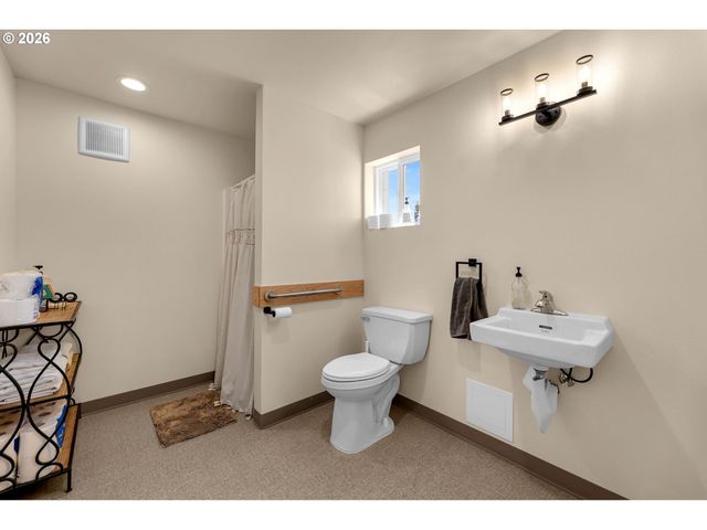 13209 Ne 119TH St, Brush Prairie, WA 98606
