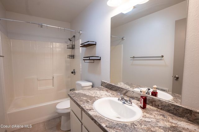 152 Cherry LN, Moyie Springs, ID 83845