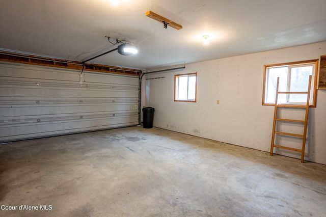 152 Cherry LN, Moyie Springs, ID 83845