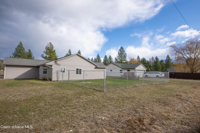 152 Cherry LN, Moyie Springs, ID 83845