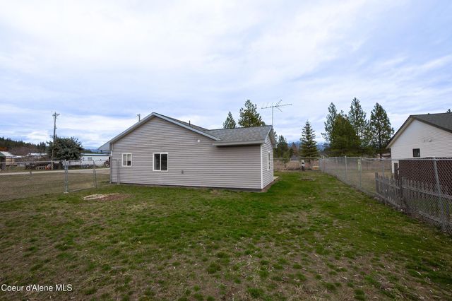 152 Cherry LN, Moyie Springs, ID 83845