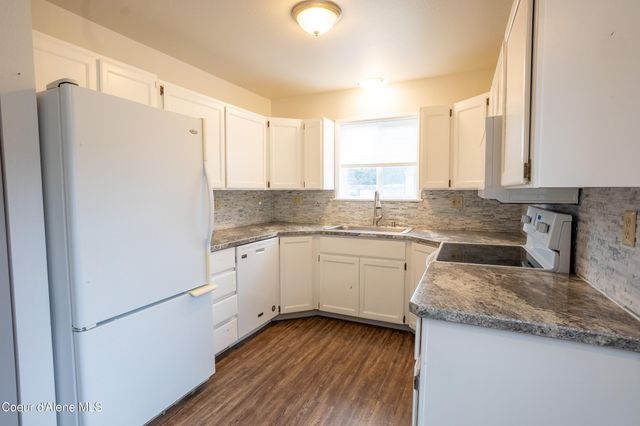 152 Cherry LN, Moyie Springs, ID 83845