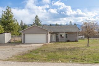 152 Cherry LN, Moyie Springs, ID 83845