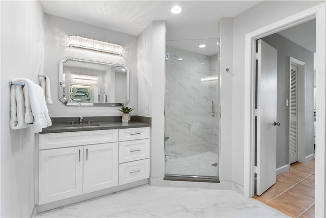 5040 Harmony Circle 107, Vero Beach, FL 32967