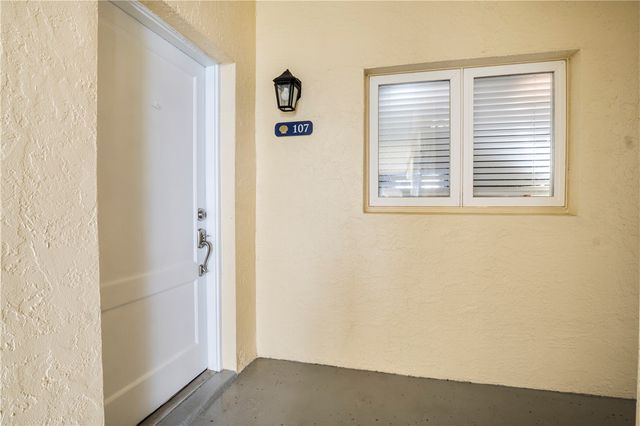 5040 Harmony Circle 107, Vero Beach, FL 32967