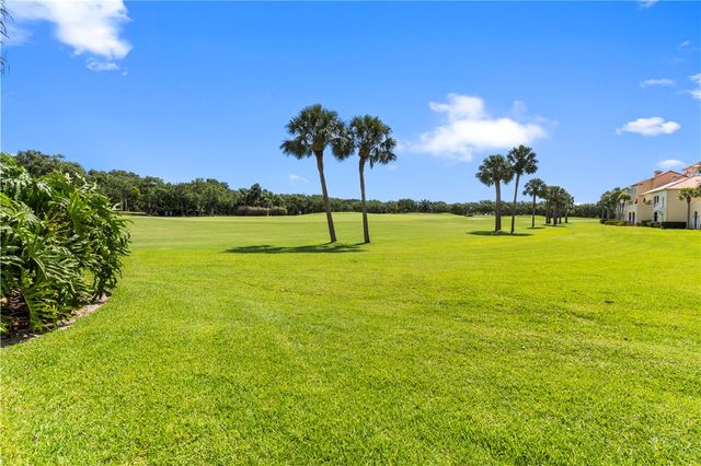 5040 Harmony Circle 107, Vero Beach, FL 32967