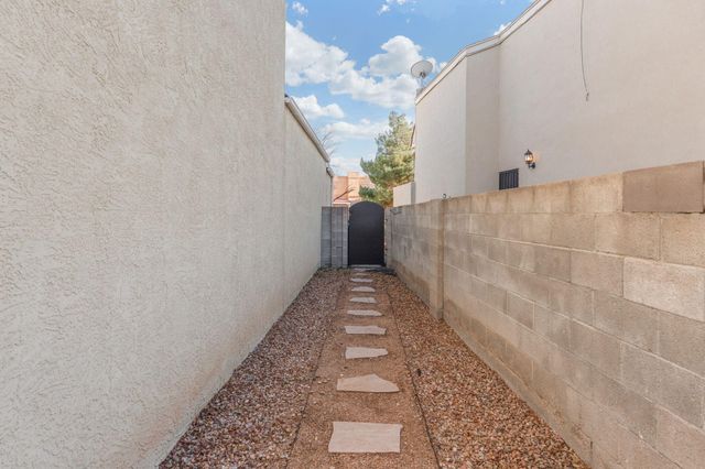 3901 Dancing Star Way NW, Albuquerque, NM 87120