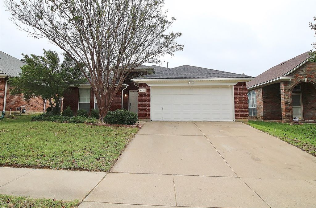 4228 Boulder Park Drive, Fort Worth, TX 76040