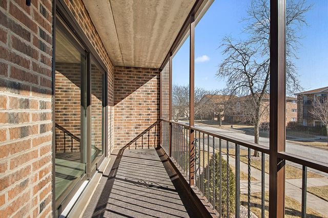 8160 168th Place 2W, Tinley Park, IL 60477