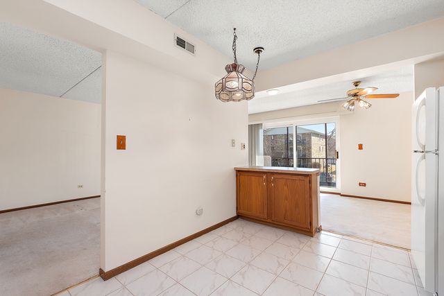 8160 168th Place 2W, Tinley Park, IL 60477