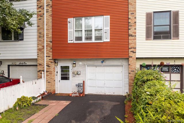 63 Greenway Terrace, Middletown, NY 10941
