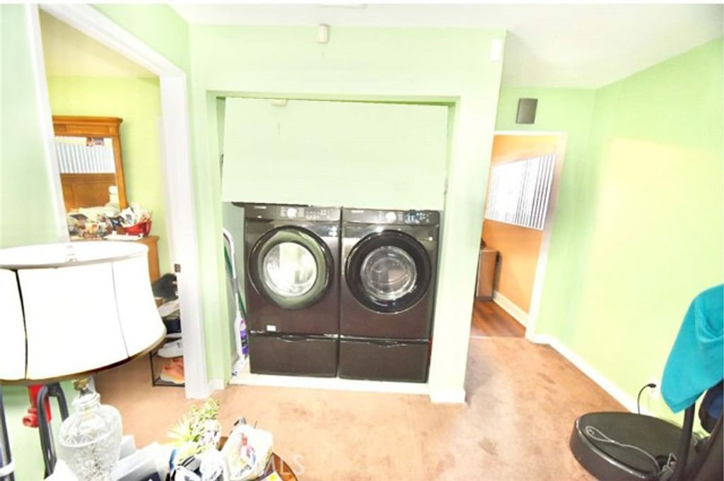 6210 S Rimpau, Los Angeles, CA 90043