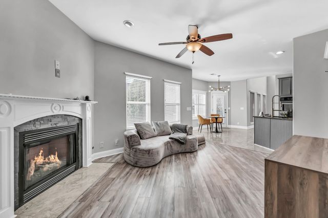 132 Lyme Dr, Clarksville, TN 37043