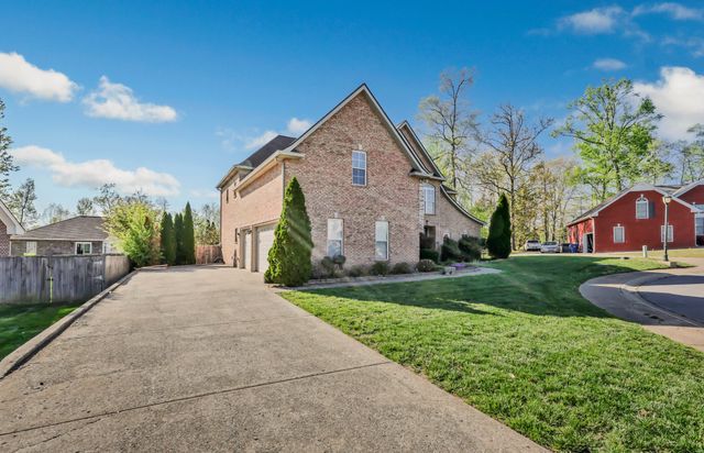 132 Lyme Dr, Clarksville, TN 37043