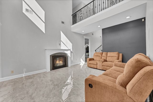 132 Lyme Dr, Clarksville, TN 37043