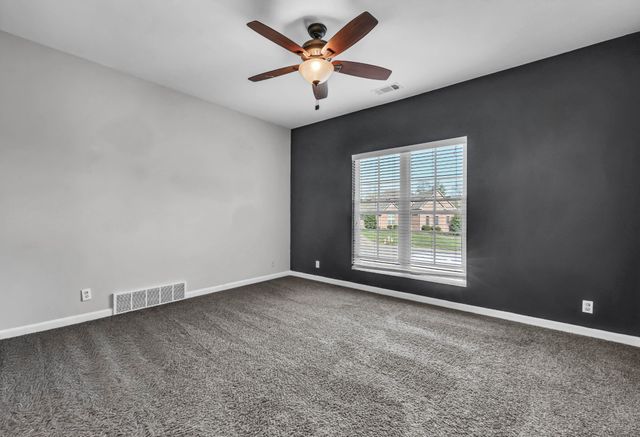 132 Lyme Dr, Clarksville, TN 37043