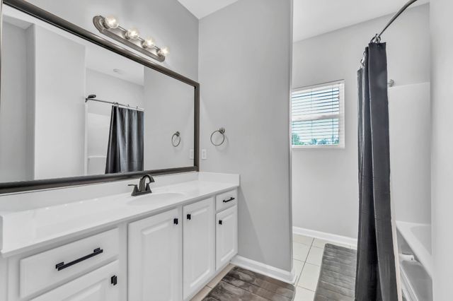 132 Lyme Dr, Clarksville, TN 37043