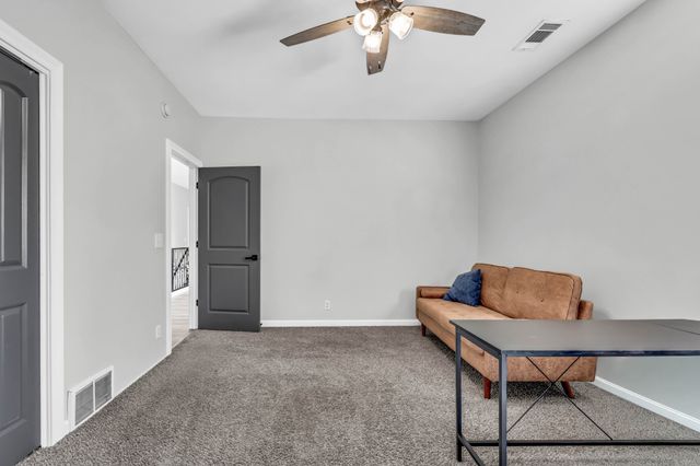 132 Lyme Dr, Clarksville, TN 37043