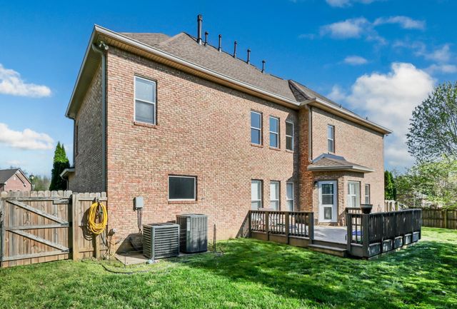 132 Lyme Dr, Clarksville, TN 37043