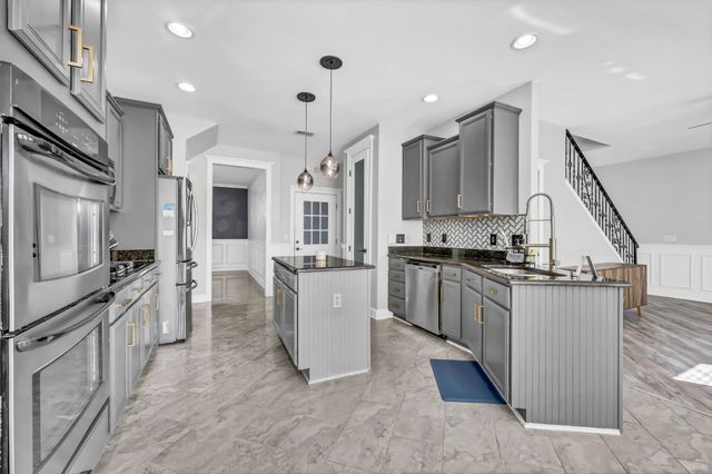 132 Lyme Dr, Clarksville, TN 37043