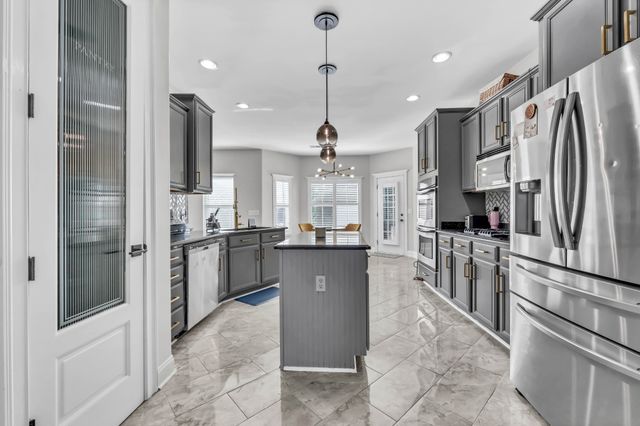 132 Lyme Dr, Clarksville, TN 37043