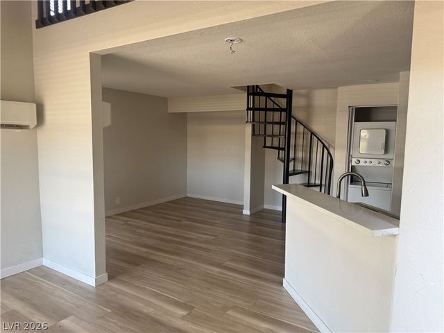 530 Elm Drive 201, Las Vegas, NV 89169