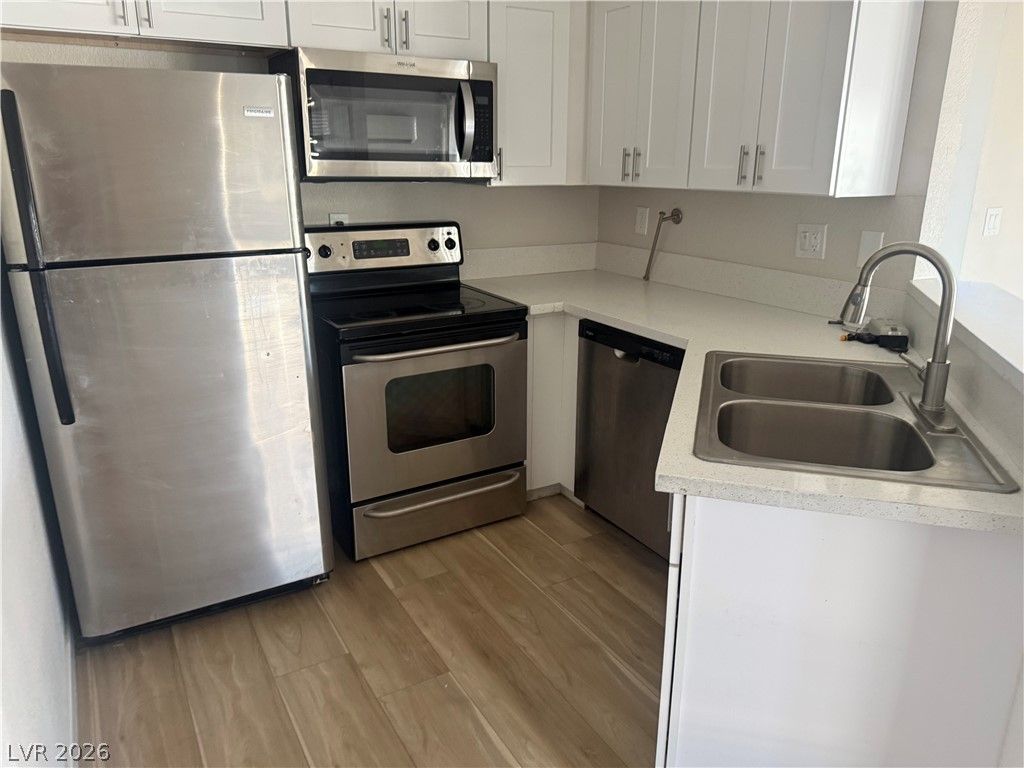 530 Elm Drive 201, Las Vegas, NV 89169 — photo 5
