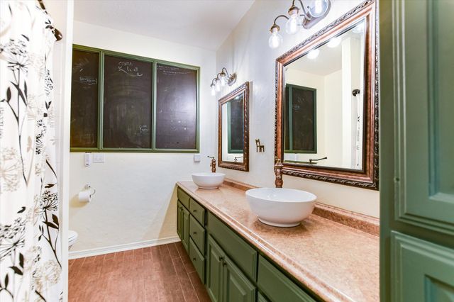 138 Penny LN, Georgetown, TX 78633