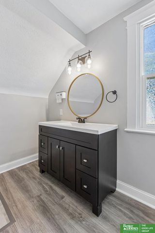 1226 N 34 Street, Omaha, NE 68131