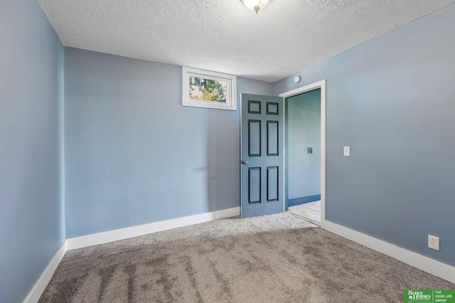 1226 N 34 Street, Omaha, NE 68131