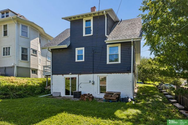 1226 N 34 Street, Omaha, NE 68131