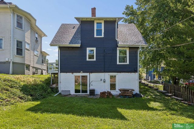 1226 N 34 Street, Omaha, NE 68131