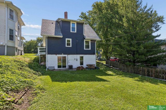1226 N 34 Street, Omaha, NE 68131